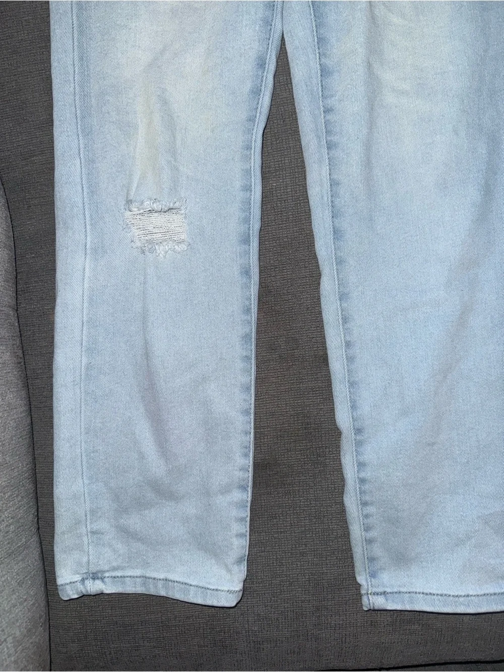 Kendall & Kylie women’s Washed Light Blue Slim Jeans